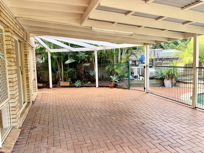 6 Robert Court, Redland Bay QLD 4165