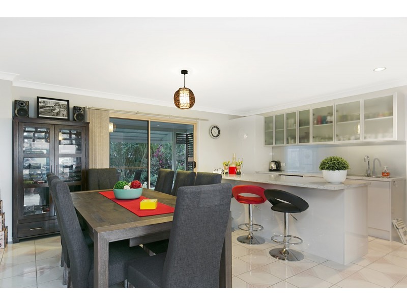 213 Esplanade, Redland Bay QLD 4165