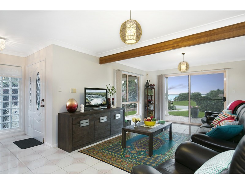 213 Esplanade, Redland Bay QLD 4165