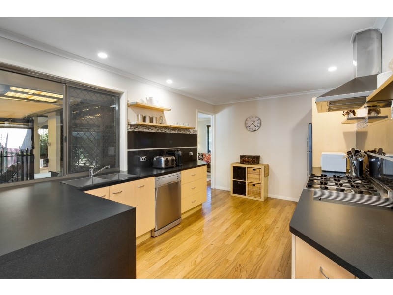 7 St Helena Court, Cleveland QLD 4163