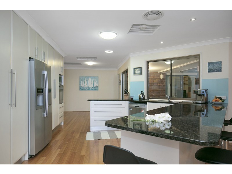 207 Esplanade, Redland Bay QLD 4165