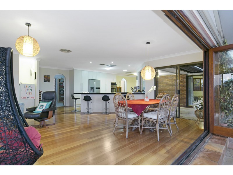 207 Esplanade, Redland Bay QLD 4165