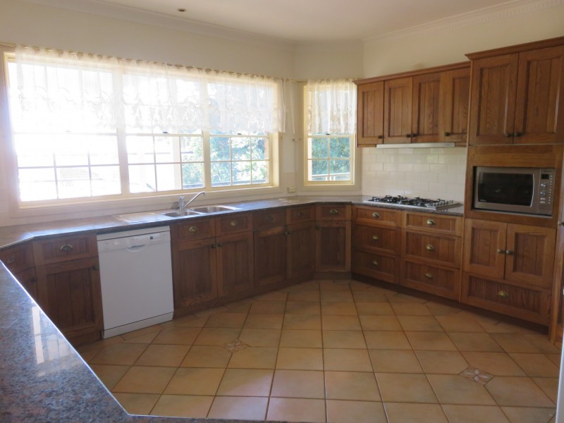 13 Waverley Court, Ormiston QLD 4160