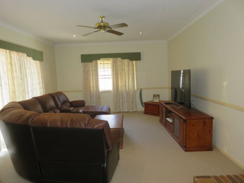 13 Waverley Court, Ormiston QLD 4160