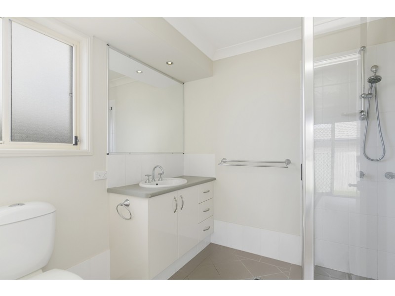 8 Pentecost Place, Redland Bay QLD 4165