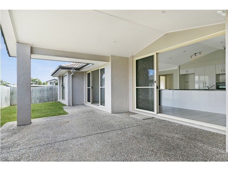 8 Pentecost Place, Redland Bay QLD 4165