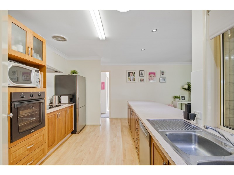 4 Peggy Place, Victoria Point QLD 4165