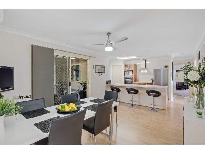 4 Peggy Place, Victoria Point QLD 4165