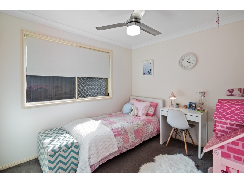 4 Peggy Place, Victoria Point QLD 4165