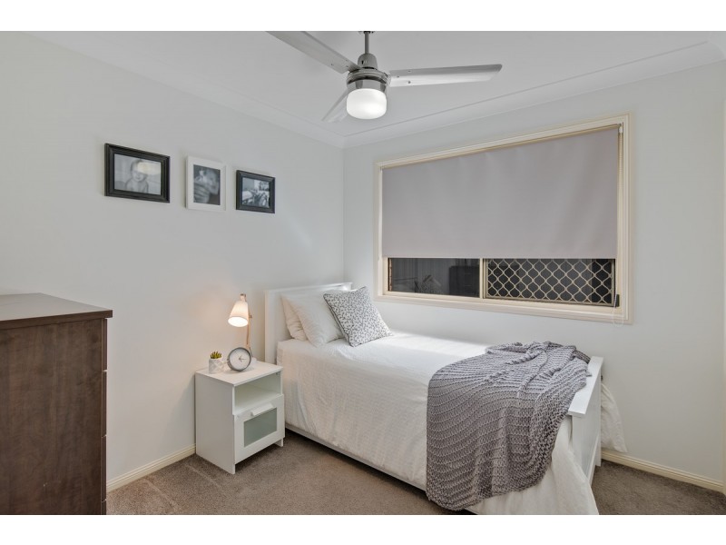 4 Peggy Place, Victoria Point QLD 4165