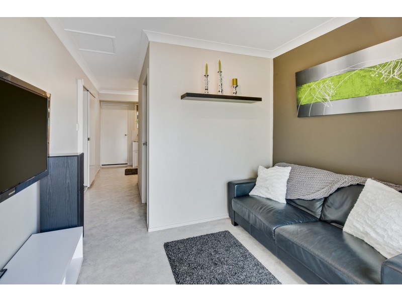 4 Peggy Place, Victoria Point QLD 4165