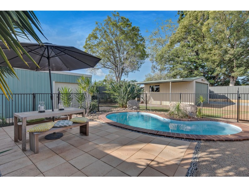 4 Peggy Place, Victoria Point QLD 4165