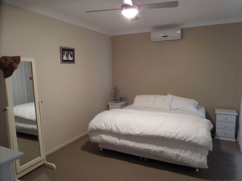 72 Denham Bvd, Redland Bay QLD 4165