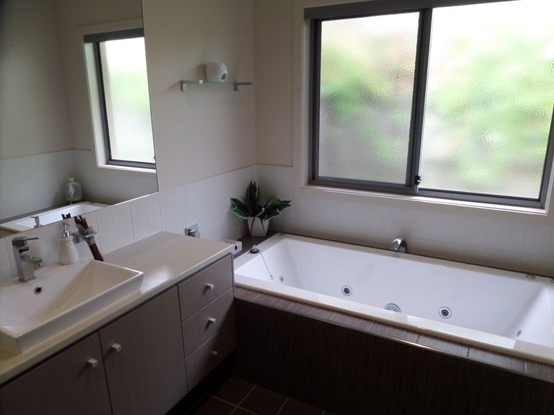 72 Denham Bvd, Redland Bay QLD 4165