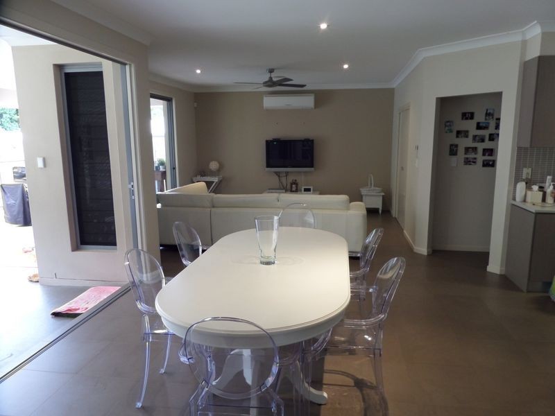 72 Denham Bvd, Redland Bay QLD 4165