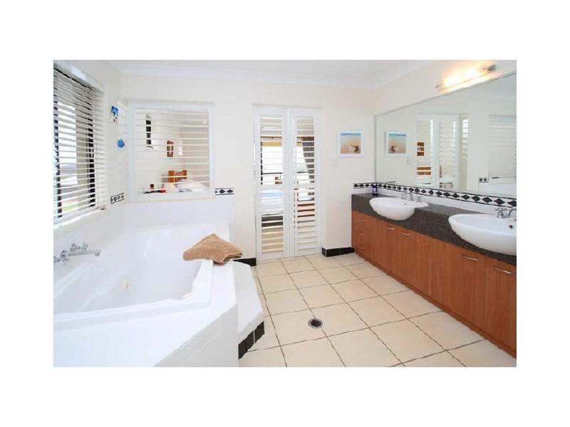 43 Waterville Drive, Thornlands QLD 4164
