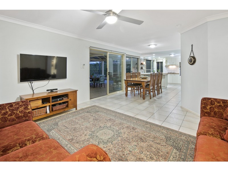 8 Ryan Court, Victoria Point QLD 4165