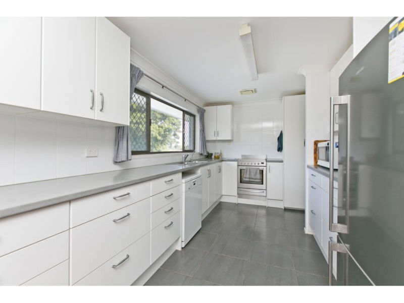 18 Peterson Street, Wellington Point QLD 4160