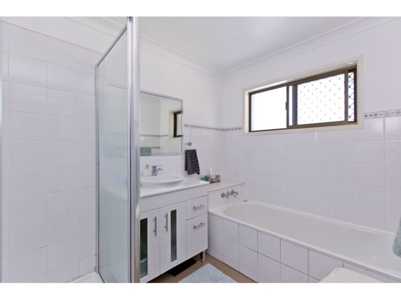 18 Peterson Street, Wellington Point QLD 4160