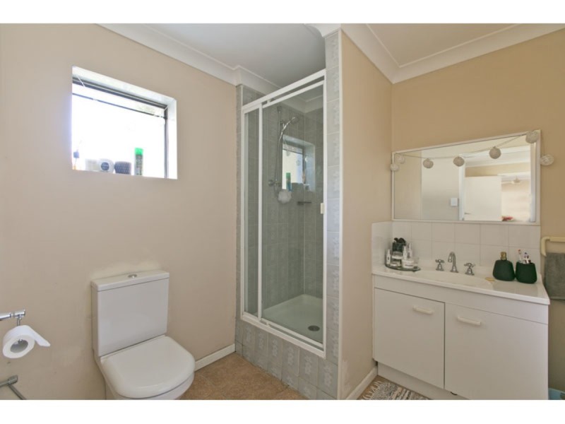 18 Peterson Street, Wellington Point QLD 4160