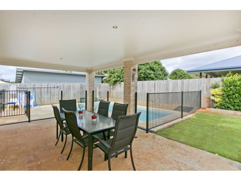 30 Huntly Place, Redland Bay QLD 4165