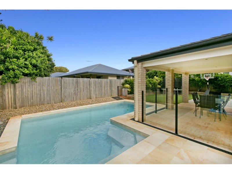 30 Huntly Place, Redland Bay QLD 4165