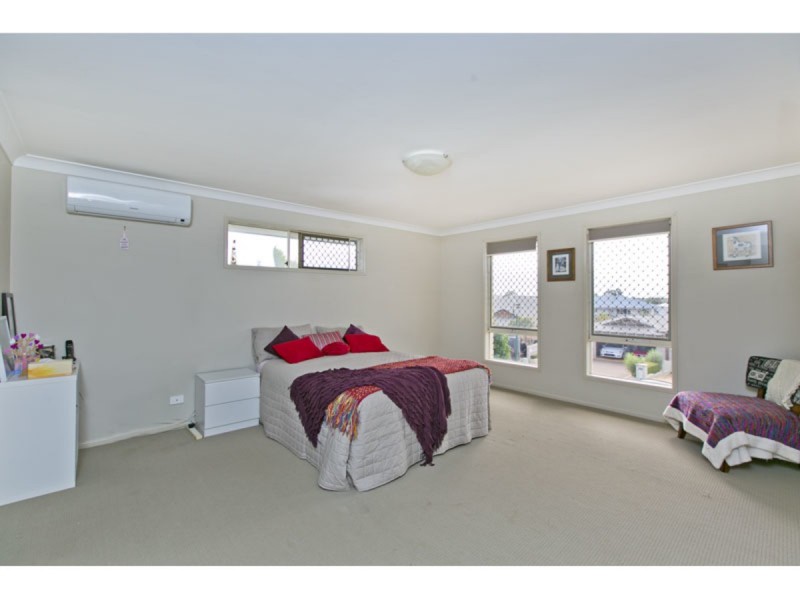 30 Huntly Place, Redland Bay QLD 4165