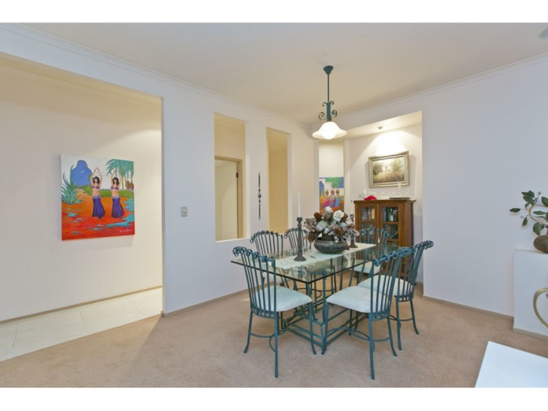 9 Kooringa Avenue, Cleveland QLD 4163