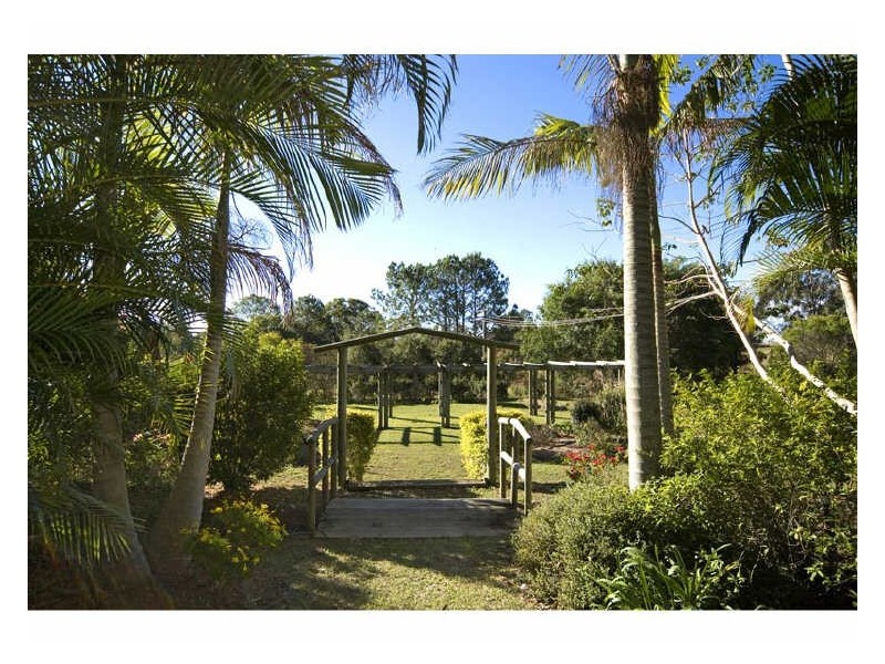 84 Kinross Road, Thornlands QLD 4164