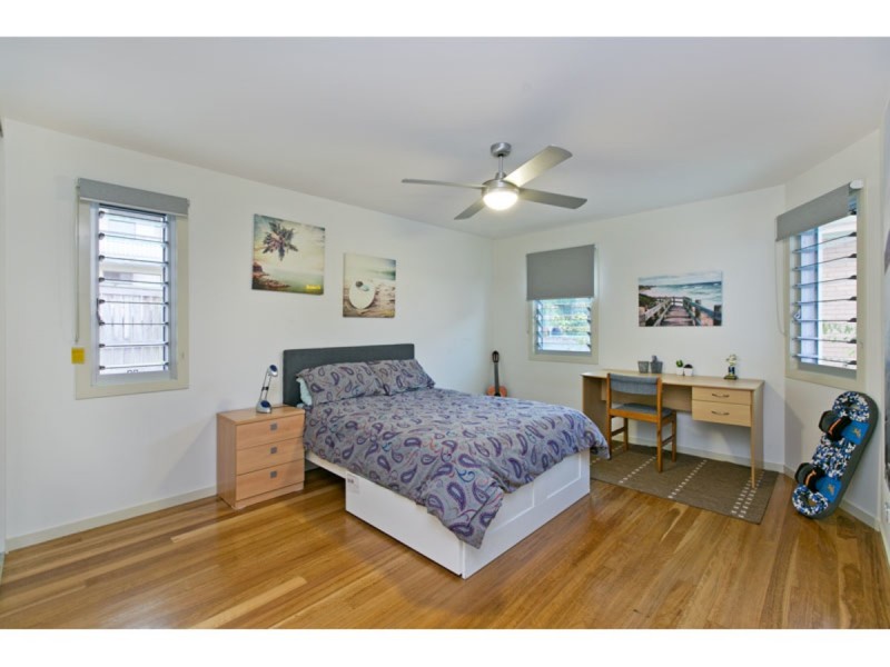 8 Sand Street, Raby Bay QLD 4163