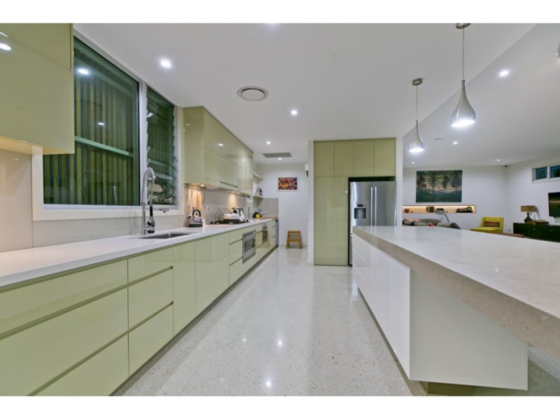 8 Sand Street, Raby Bay QLD 4163