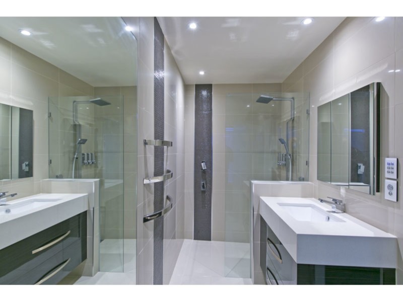 23-25 Voyagers Court, Raby Bay QLD 4163