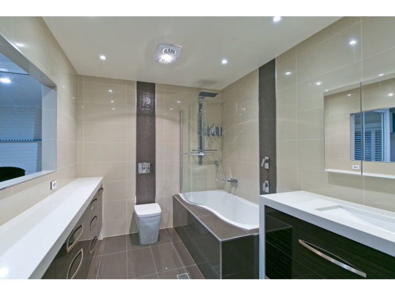 23-25 Voyagers Court, Raby Bay QLD 4163