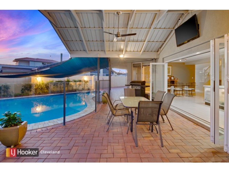 27 Mako Avenue, Birkdale QLD 4159