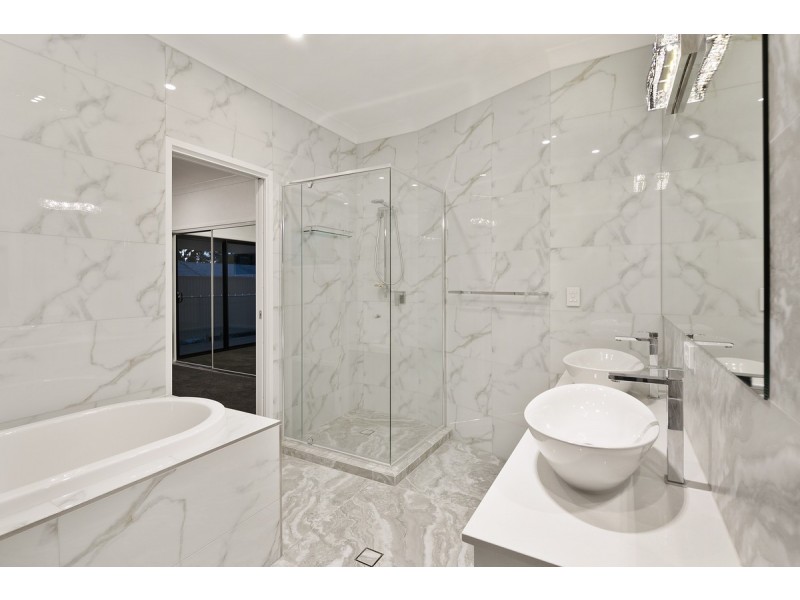 285 Main Road, Wellington Point QLD 4160