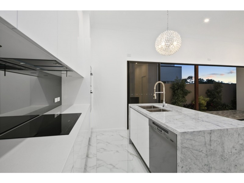 285 Main Road, Wellington Point QLD 4160