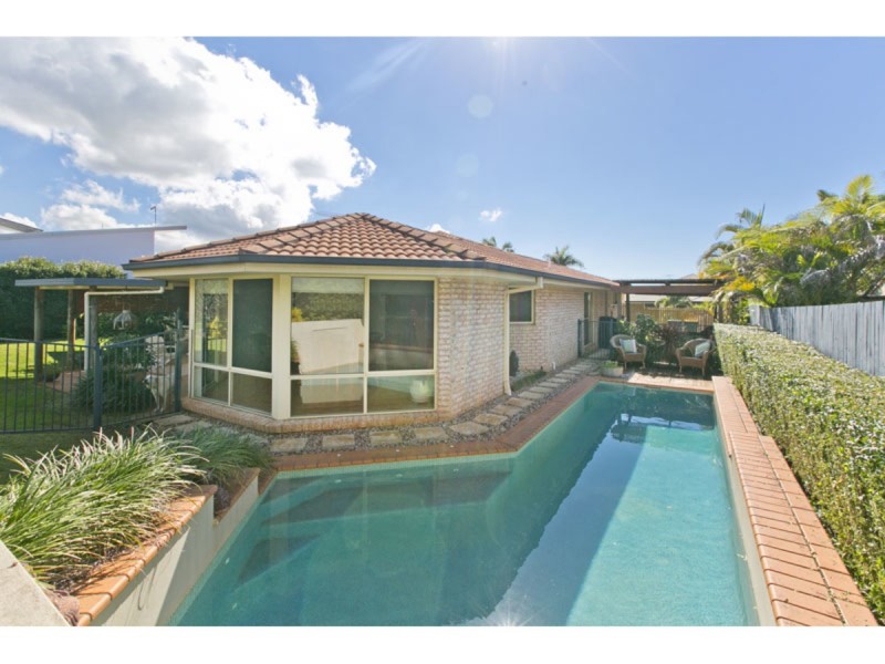 2 Braemar Court, Redland Bay QLD 4165