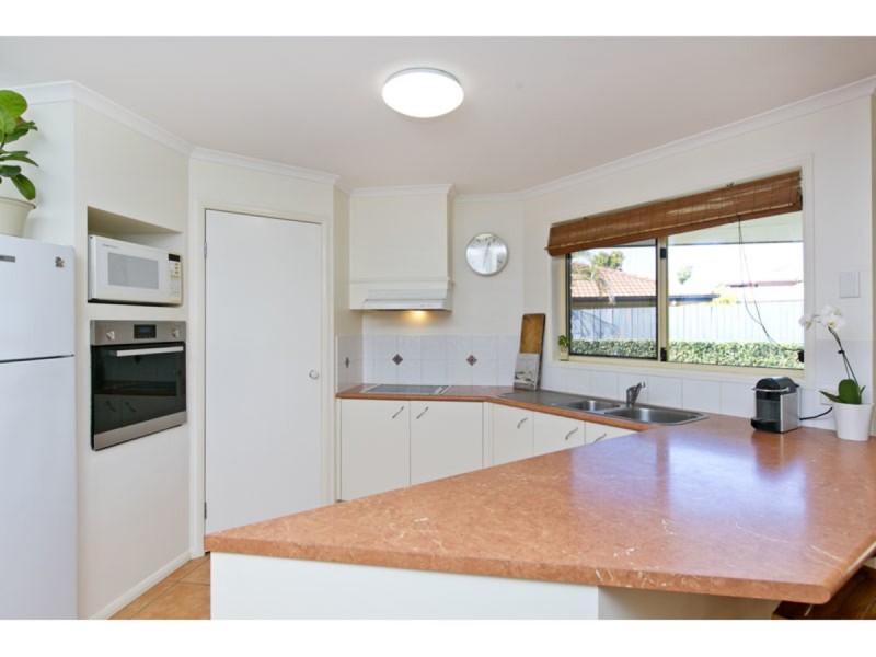 2 Braemar Court, Redland Bay QLD 4165