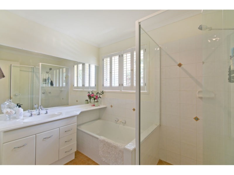 2 Braemar Court, Redland Bay QLD 4165