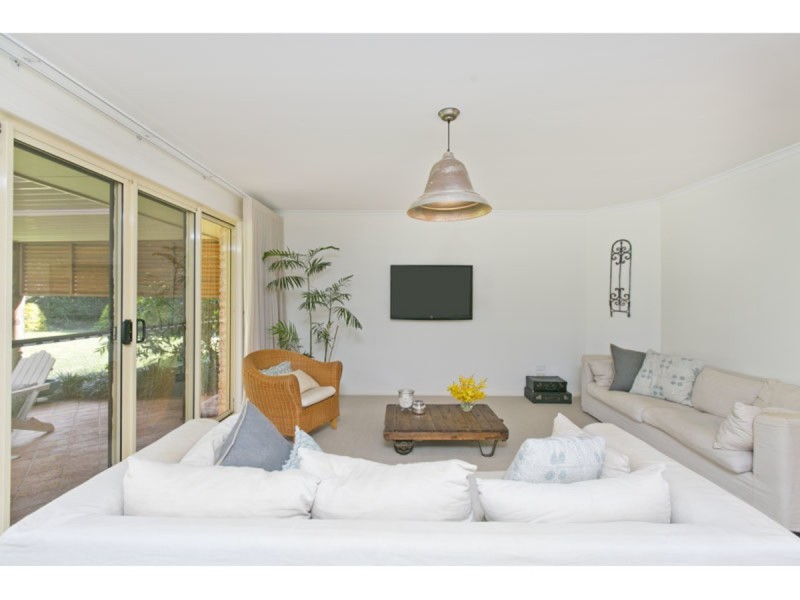 2 Braemar Court, Redland Bay QLD 4165