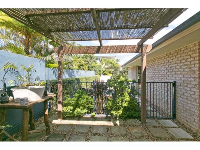 2 Braemar Court, Redland Bay QLD 4165