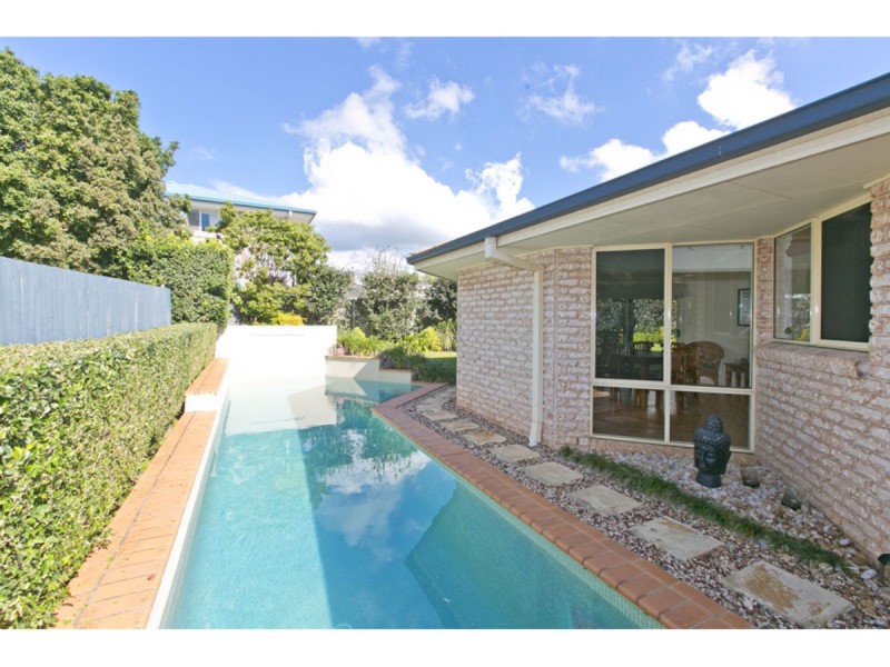 2 Braemar Court, Redland Bay QLD 4165
