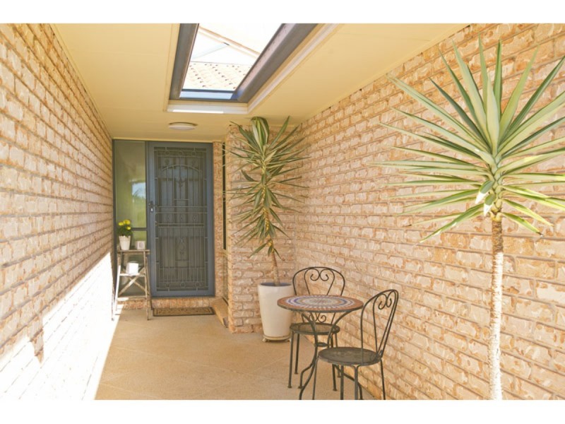 2 Braemar Court, Redland Bay QLD 4165