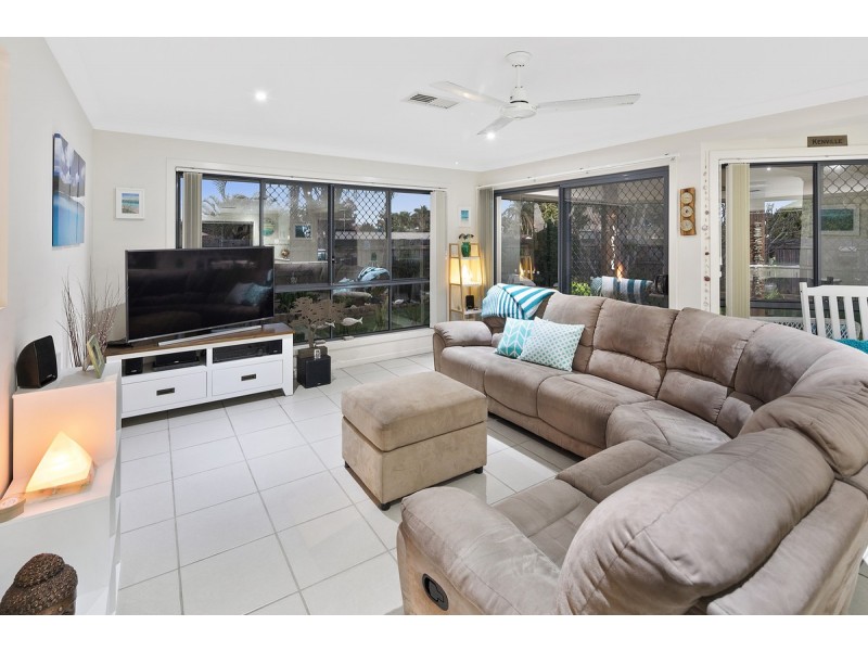 1 Wattle Street, Victoria Point QLD 4165