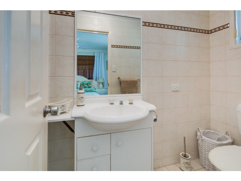 7 Pinelands Circuit, Redland Bay QLD 4165