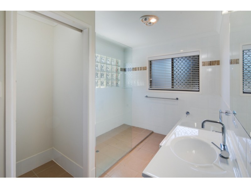 18 Fernbourne Road, Wellington Point QLD 4160