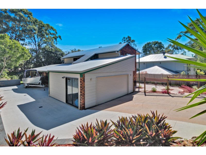 18 Fernbourne Road, Wellington Point QLD 4160