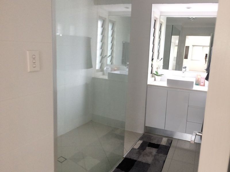 105 Broadwater Terrace, Redland Bay QLD 4165