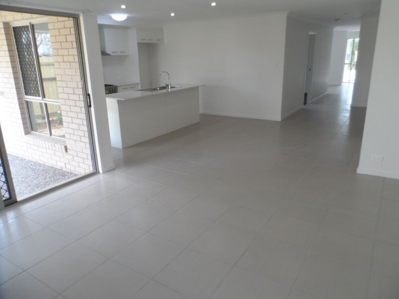 25 Burbank Road, Birkdale QLD 4159