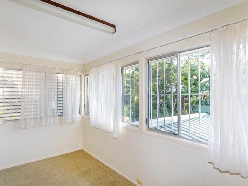 12 Warner Street, Wellington Point QLD 4160